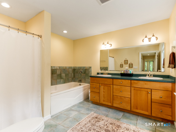 34-R Goldfinch Road Durham CT 06422