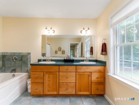 34-R Goldfinch Road Durham CT 06422