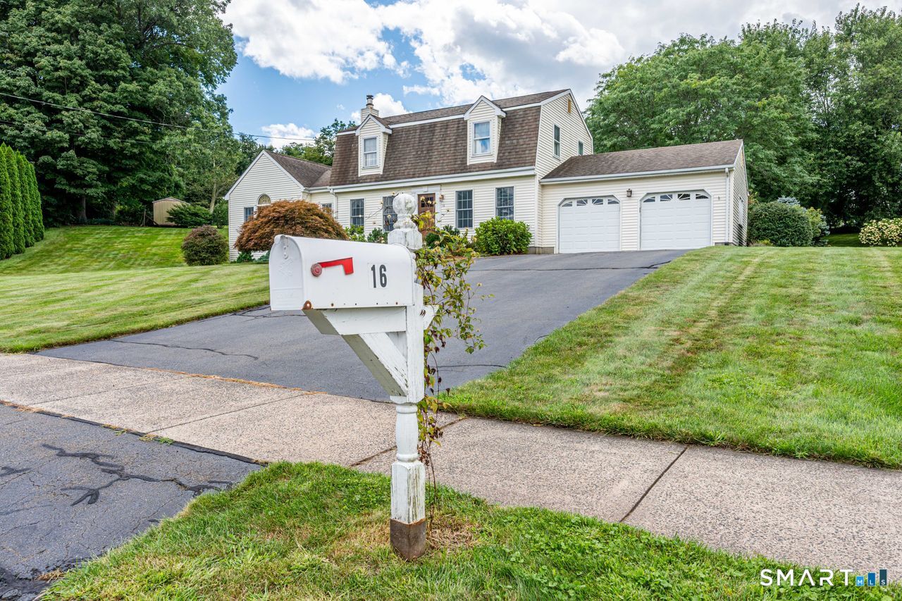 16 Sugar Hill Road North Haven CT 06473