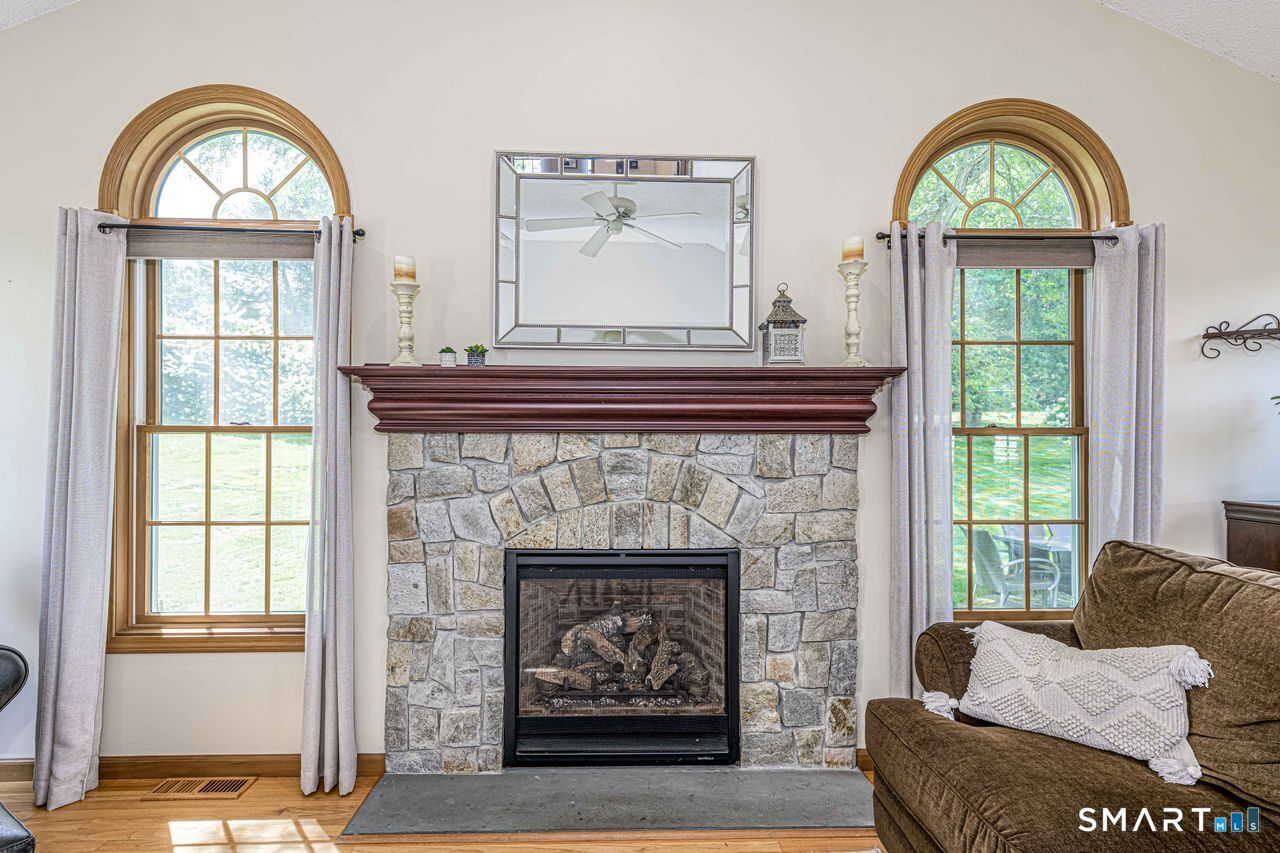 16 Sugar Hill Road North Haven CT 06473
