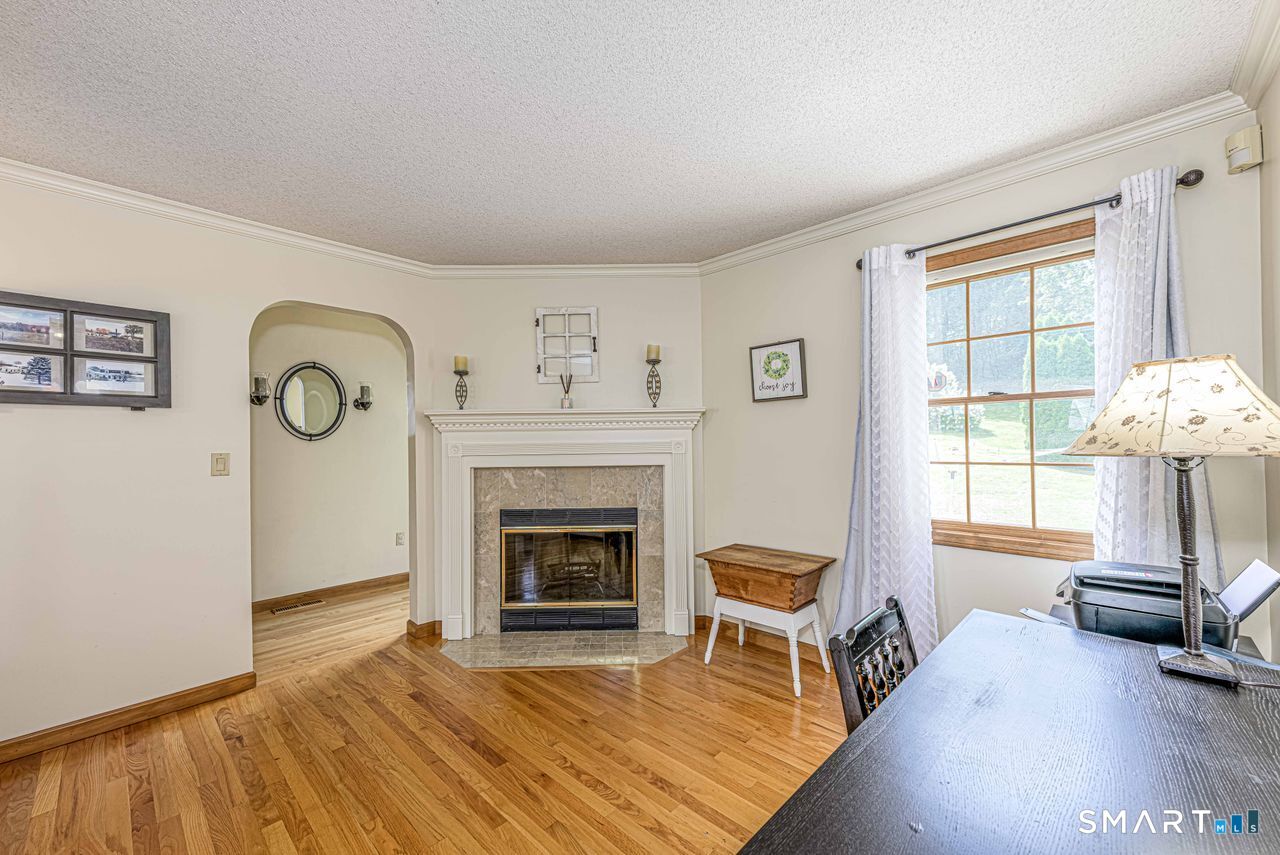 16 Sugar Hill Road North Haven CT 06473