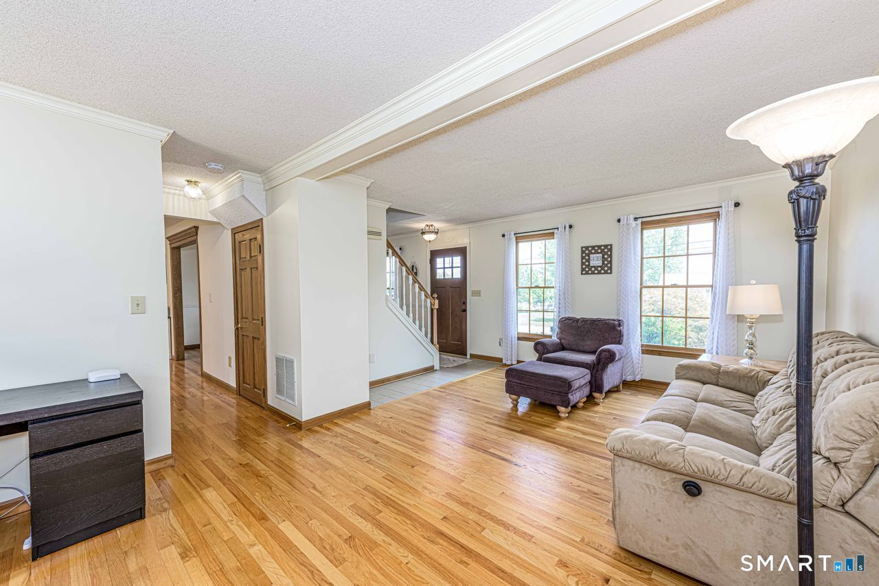 16 Sugar Hill Road North Haven CT 06473