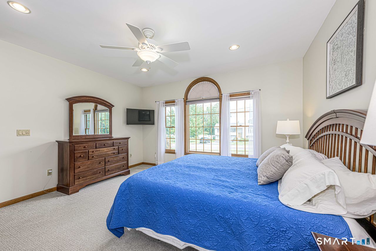 16 Sugar Hill Road North Haven CT 06473