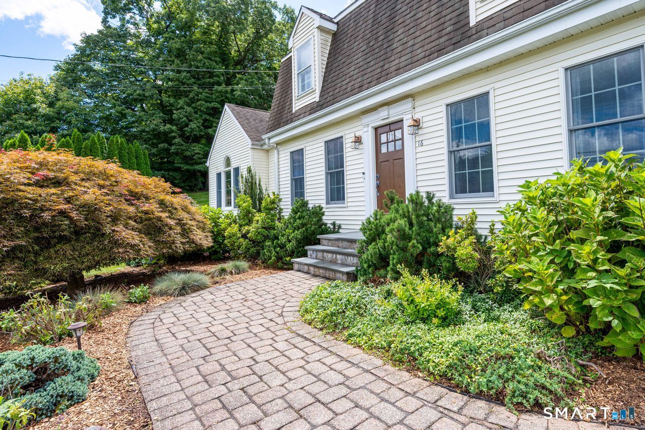 16 Sugar Hill Road North Haven CT 06473