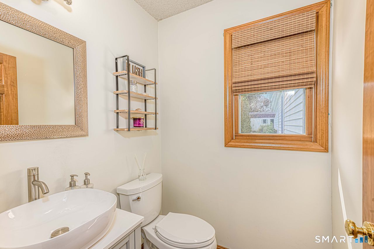 16 Sugar Hill Road North Haven CT 06473