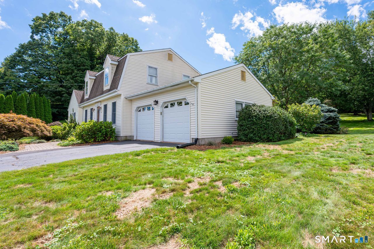 16 Sugar Hill Road North Haven CT 06473