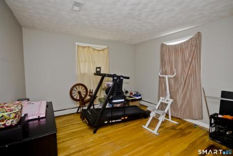 32 Indian Run Enfield CT 06082