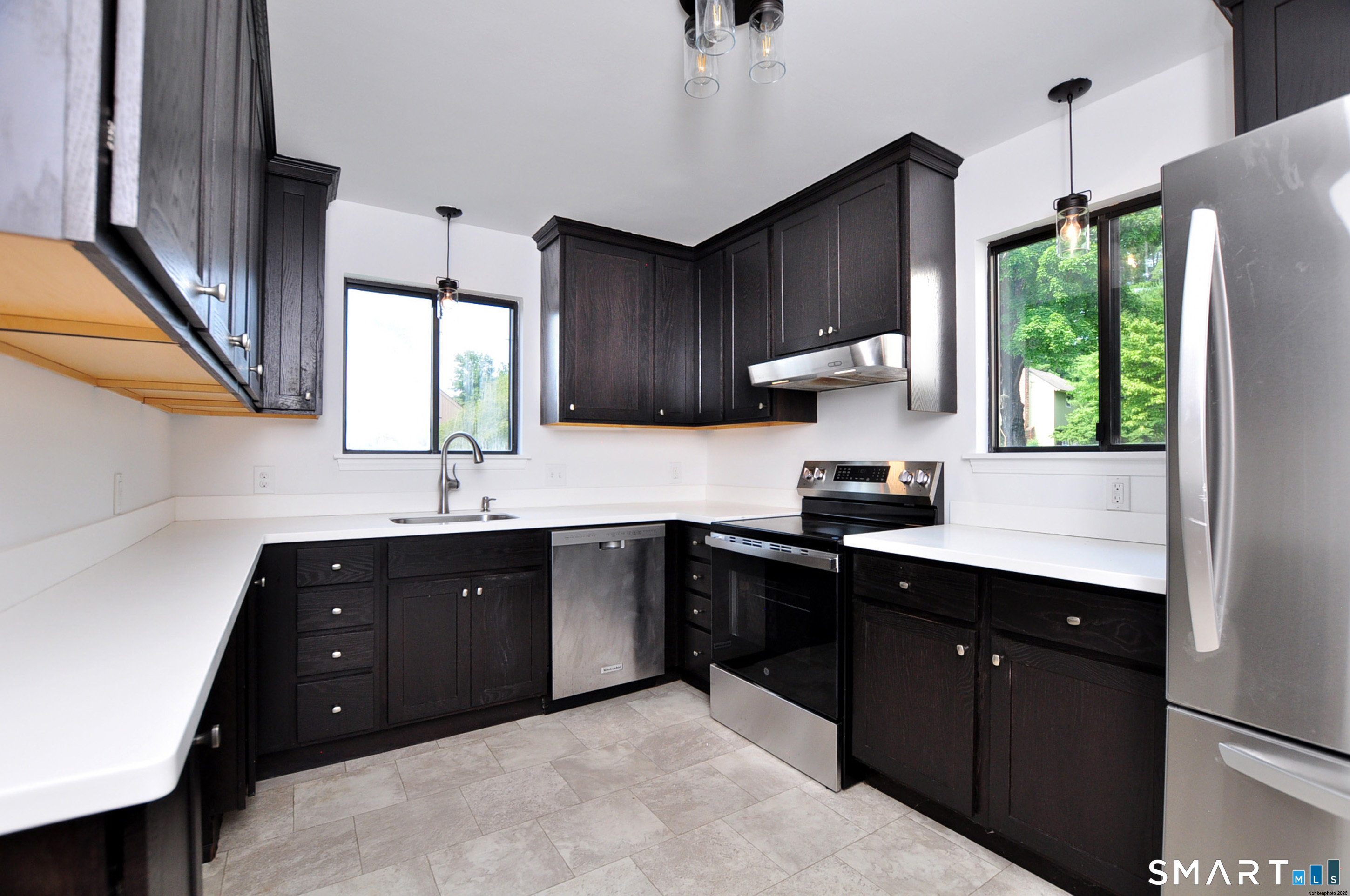 1 Meadow Court Simsbury CT 06070