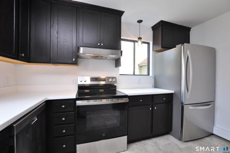 1 Meadow Court Simsbury CT 06070
