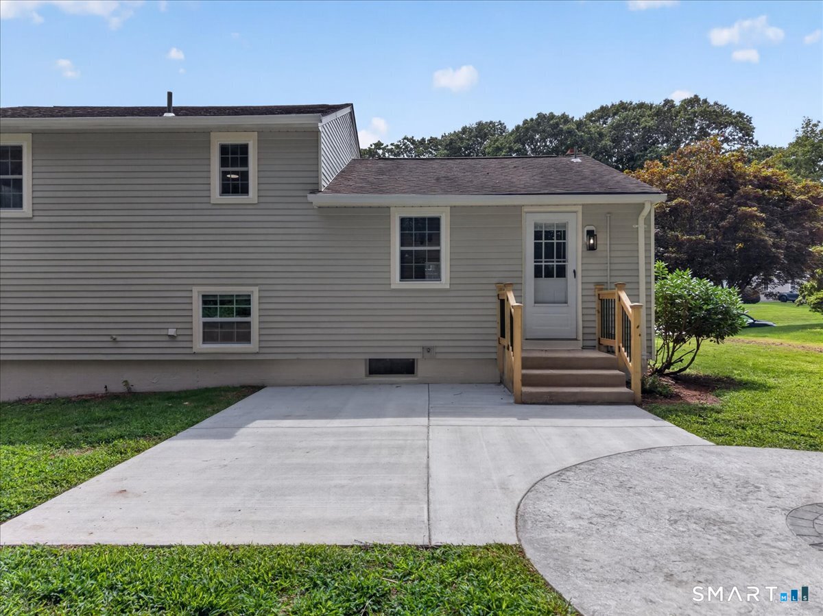 161 Ridgewood Drive Groton CT 06355