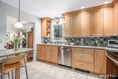 36 Down River Road New Canaan CT 06840