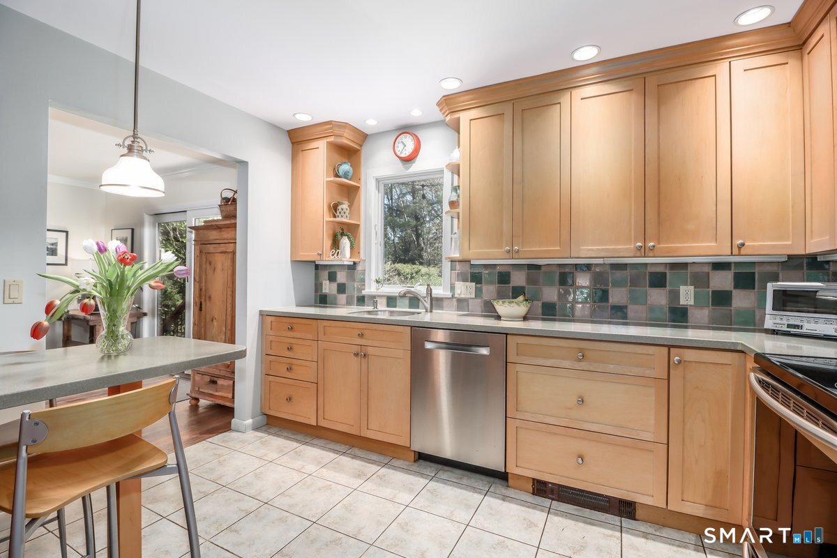 36 Down River Road New Canaan CT 06840