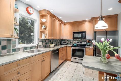 36 Down River Road New Canaan CT 06840