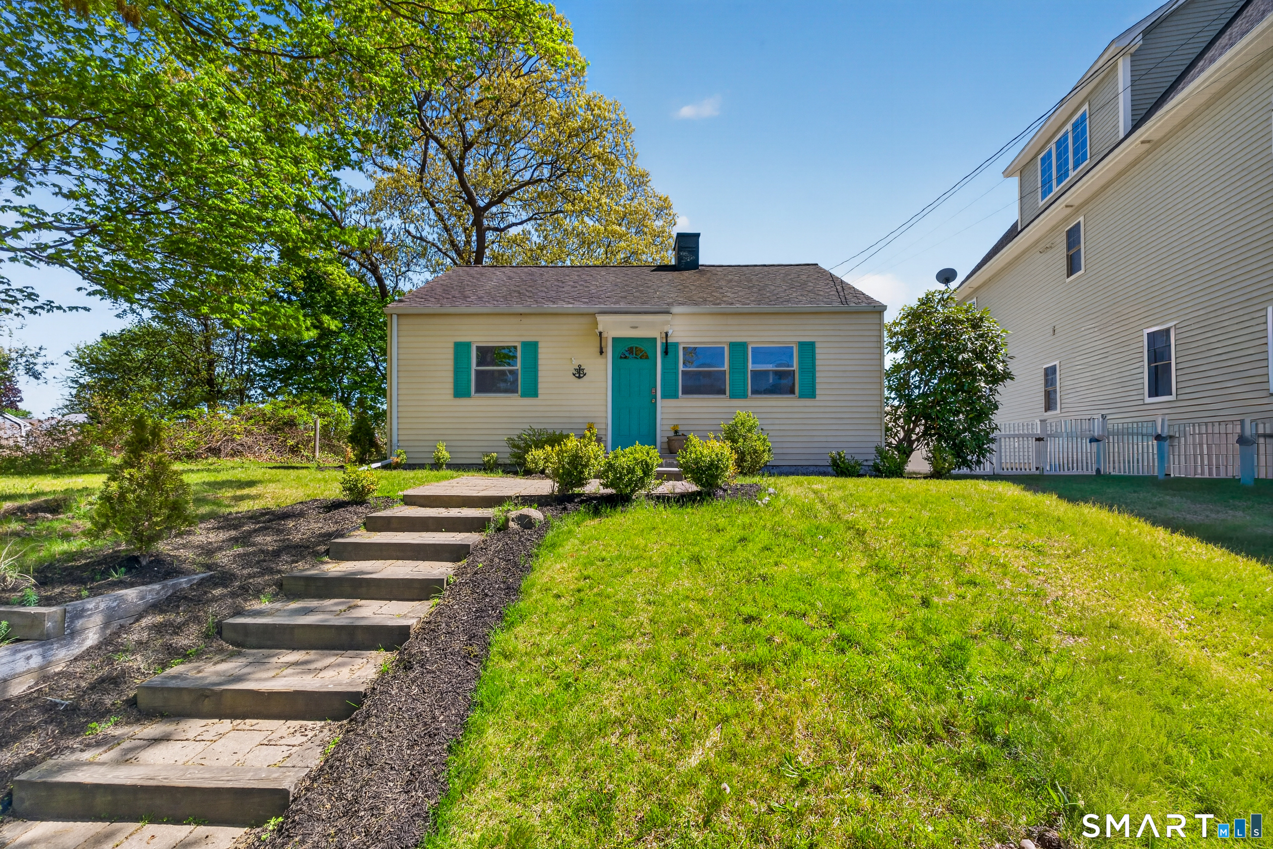 33 Howard Court Milford CT 06460