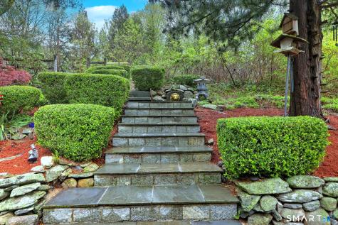 16 Wolf Tree Drive Woodbridge CT 06525