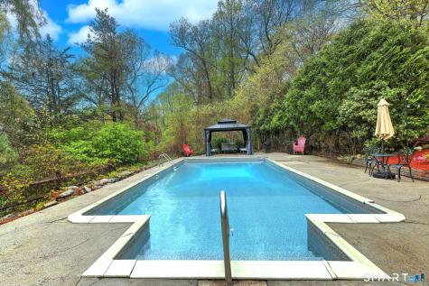 16 Wolf Tree Drive Woodbridge CT 06525