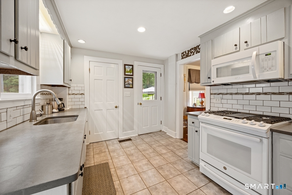 81 Grove Street Southington CT 06479