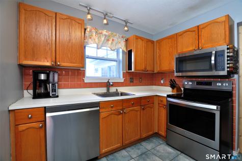 7 Glen Hollow East Granby CT 06026