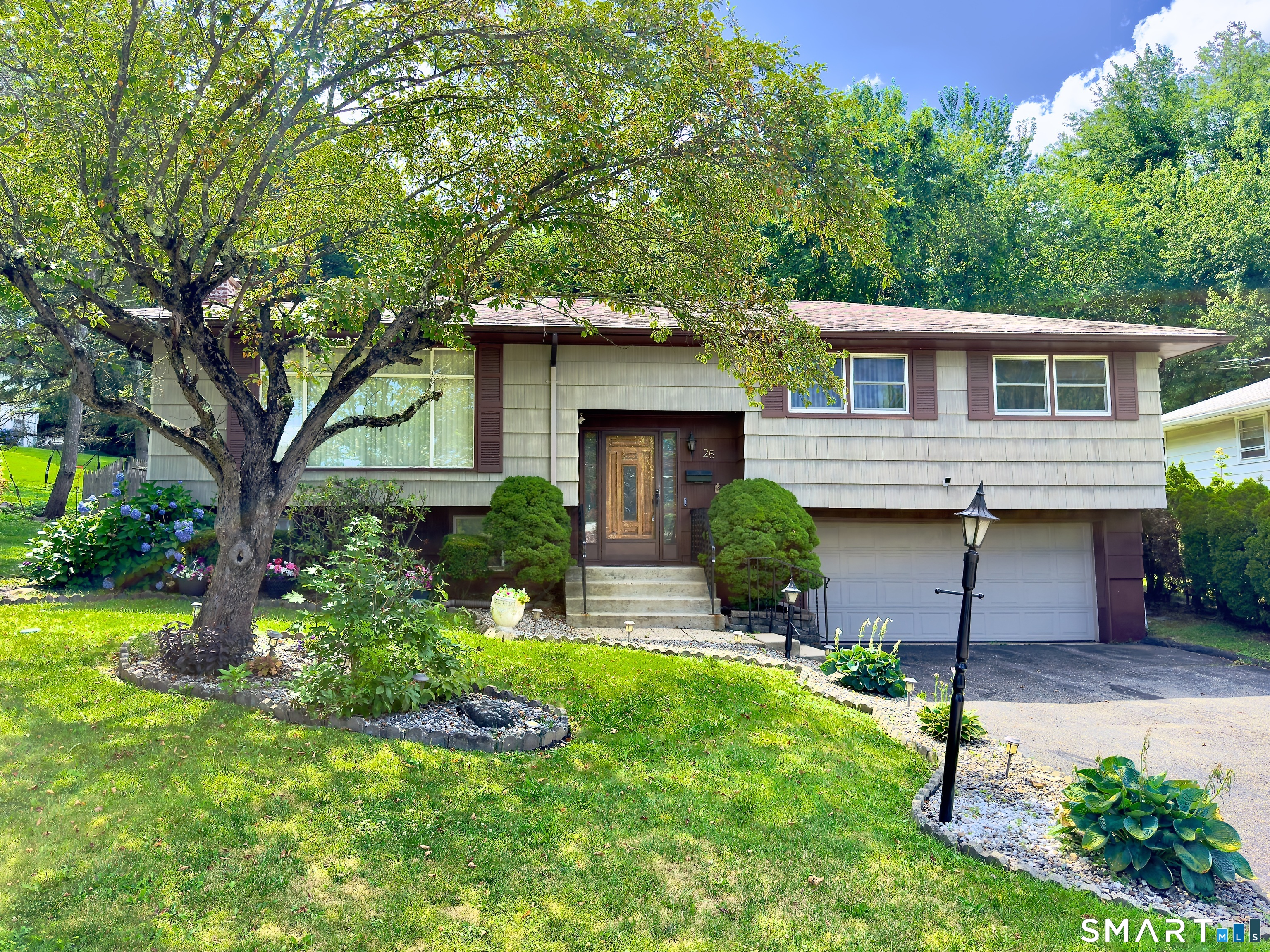 25 Greenfield Avenue Waterbury CT 06708