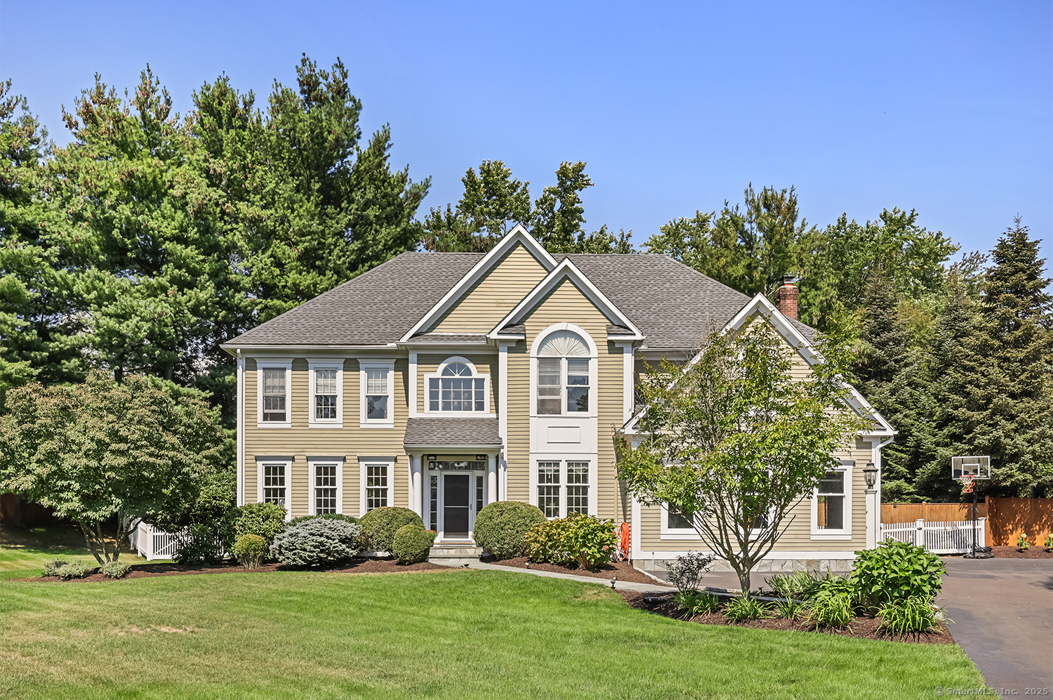 305 South Gate Lane Fairfield CT 06890