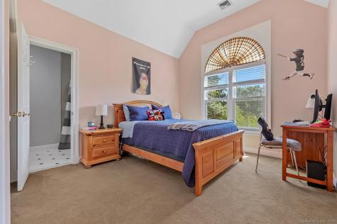 305 South Gate Lane Fairfield CT 06890