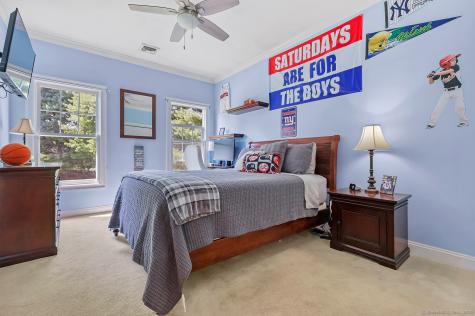 305 South Gate Lane Fairfield CT 06890