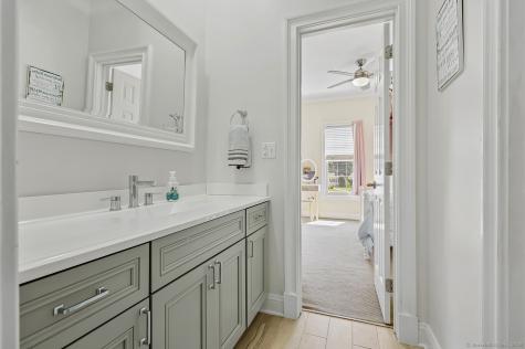 305 South Gate Lane Fairfield CT 06890