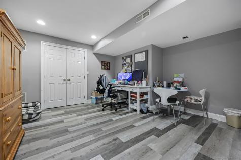 305 South Gate Lane Fairfield CT 06890