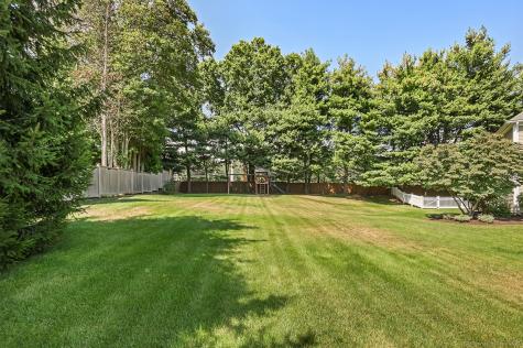 305 South Gate Lane Fairfield CT 06890