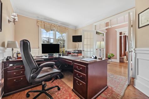 305 South Gate Lane Fairfield CT 06890