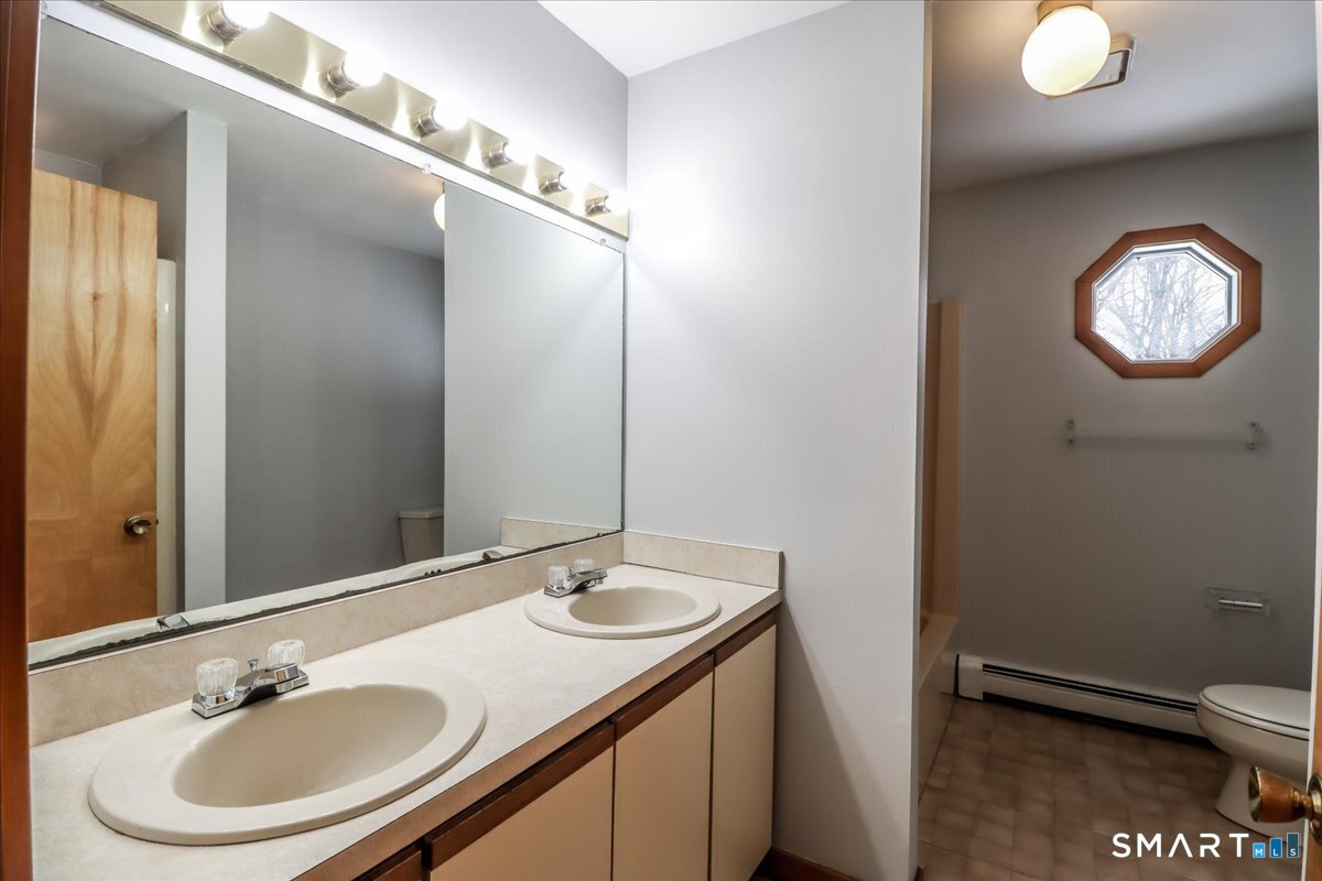 8 Pebble Lane New Milford CT 06776