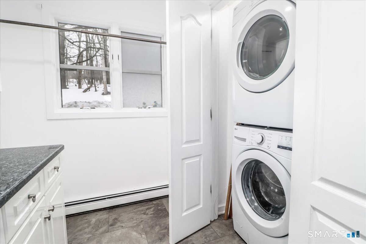 8 Pebble Lane New Milford CT 06776