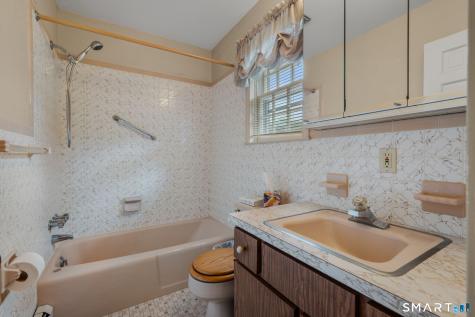 64 Briar Hill Road Norwich CT 06360