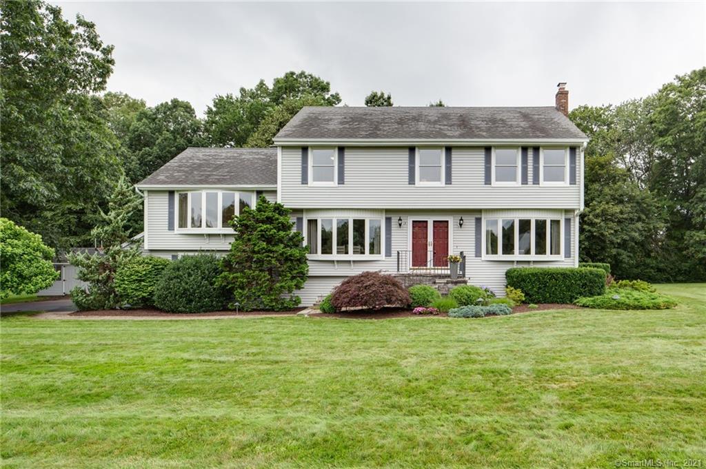 3 Newbury Court Simsbury CT 06070