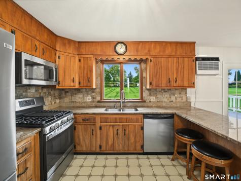 65 Barnum Road Danbury CT 06811