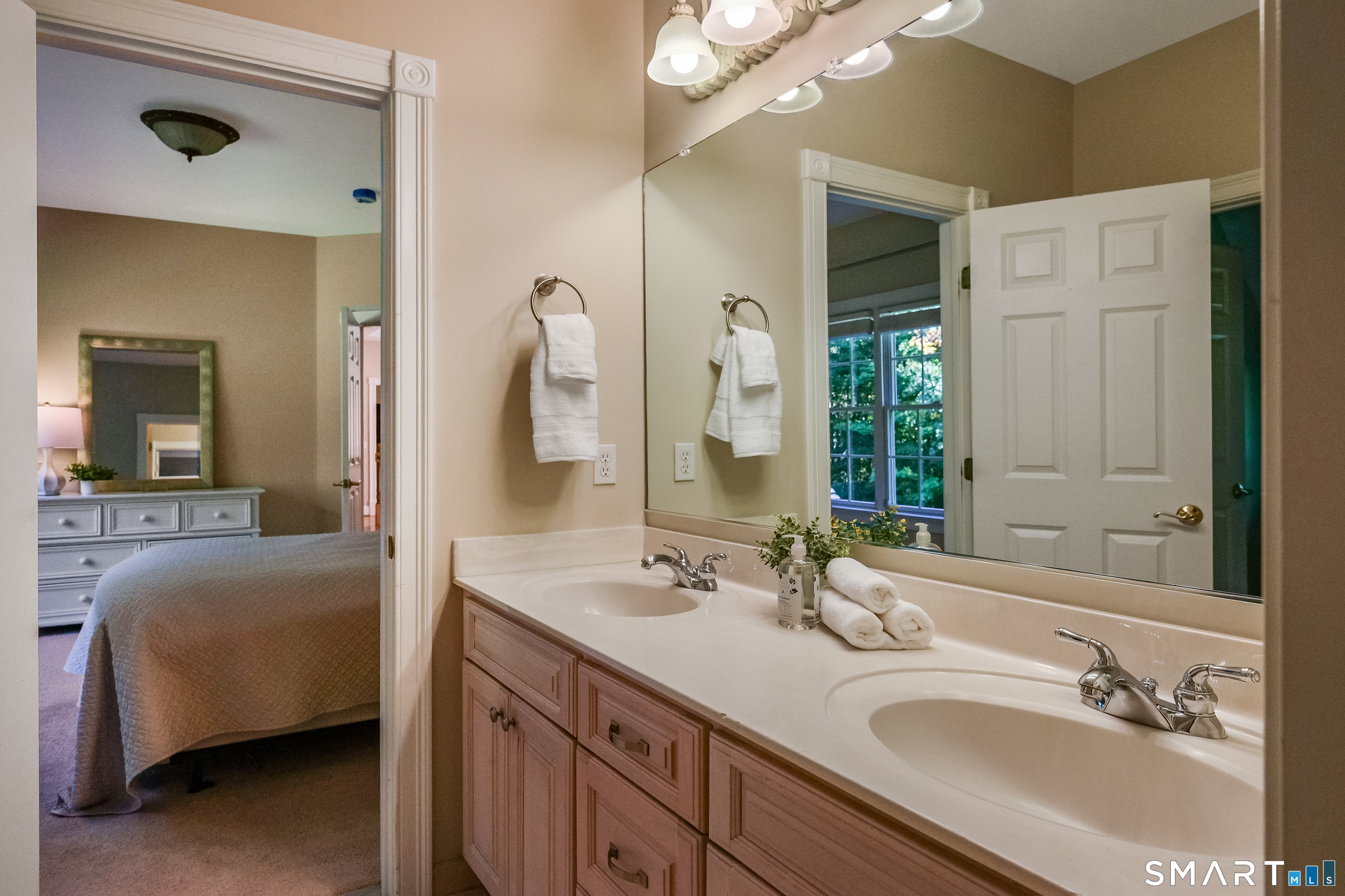 15 Saint Michaels Court Avon CT 06001