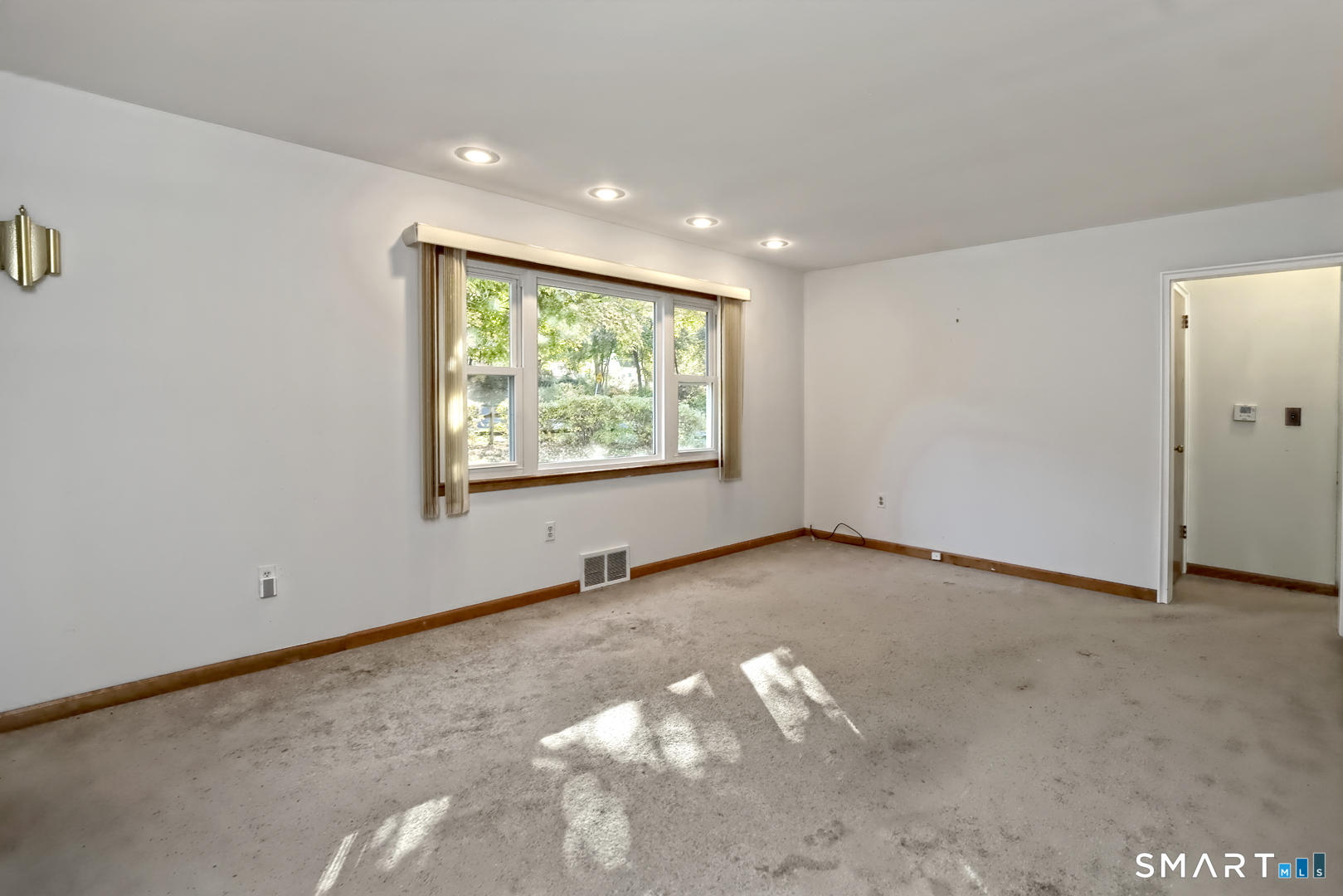 139 Woodmont Road West Haven CT 06516