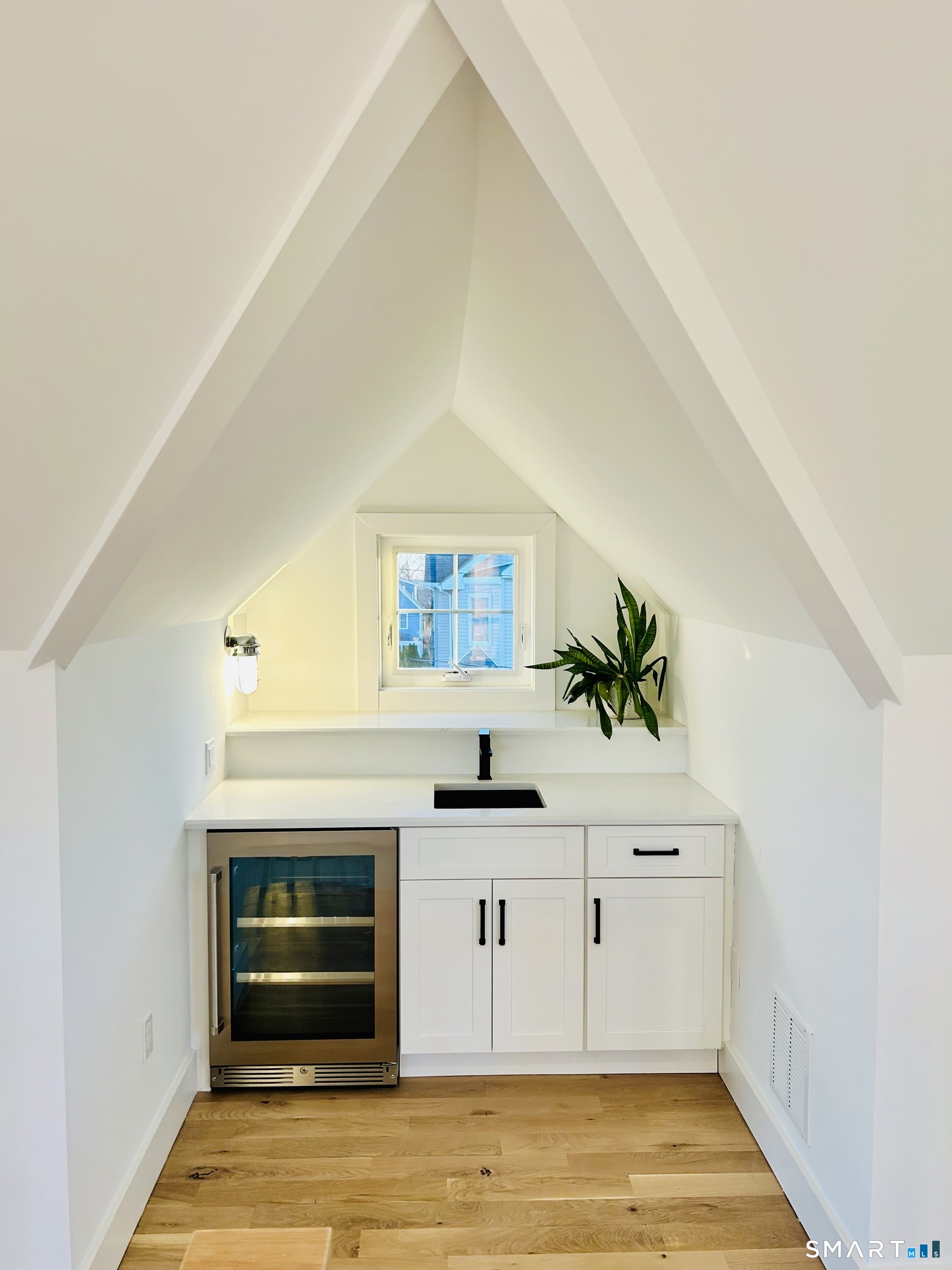 12 Usher Street Milford CT 06460