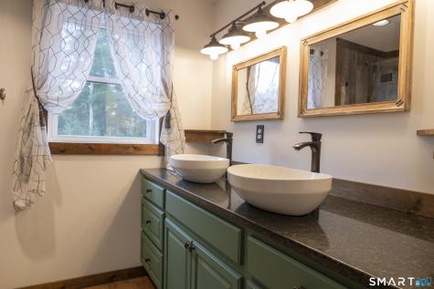 597 East Thompson Road Thompson CT 06277