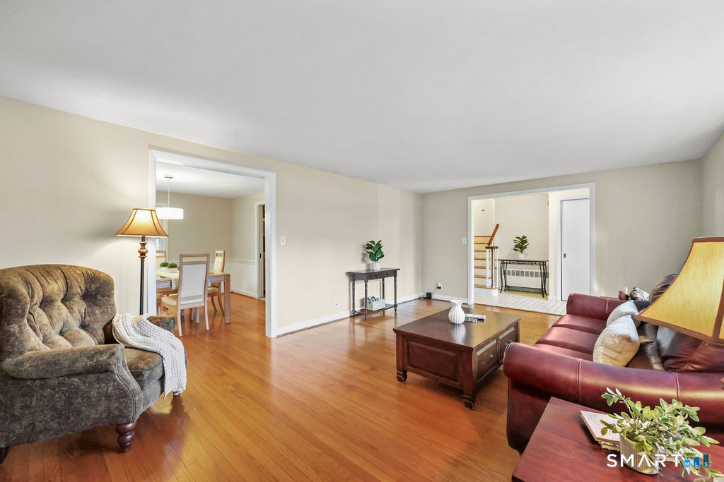 8 David Drive Simsbury CT 06070