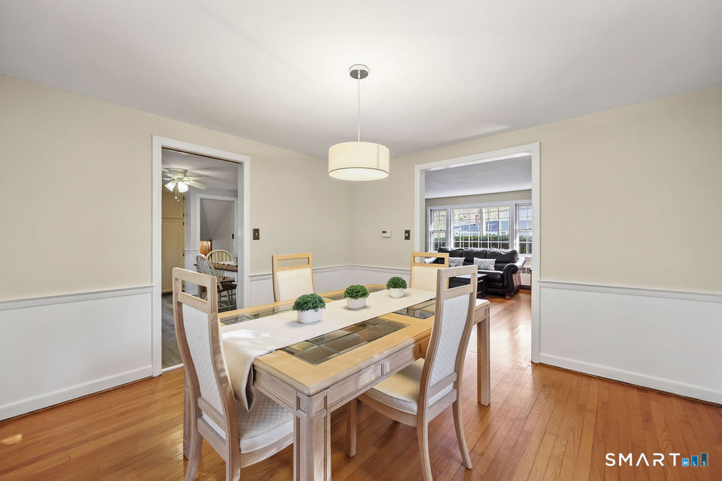8 David Drive Simsbury CT 06070