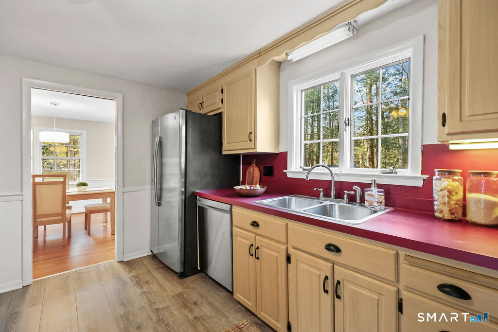 8 David Drive Simsbury CT 06070