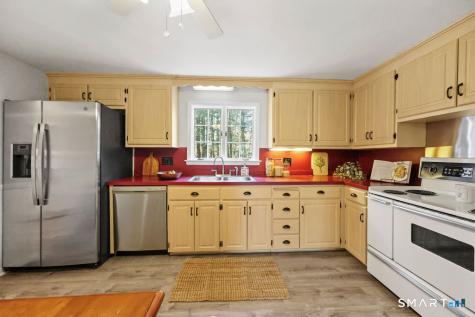 8 David Drive Simsbury CT 06070