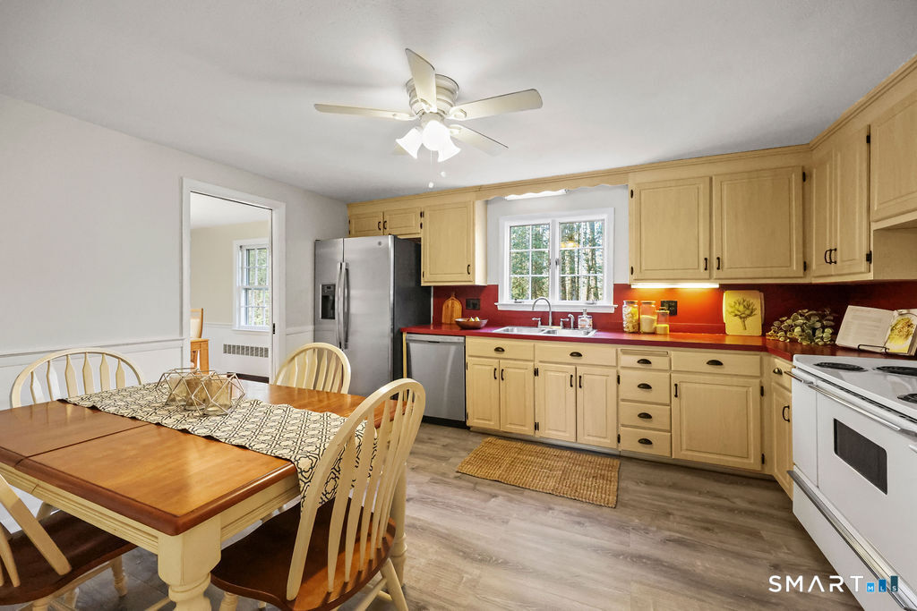 8 David Drive Simsbury CT 06070