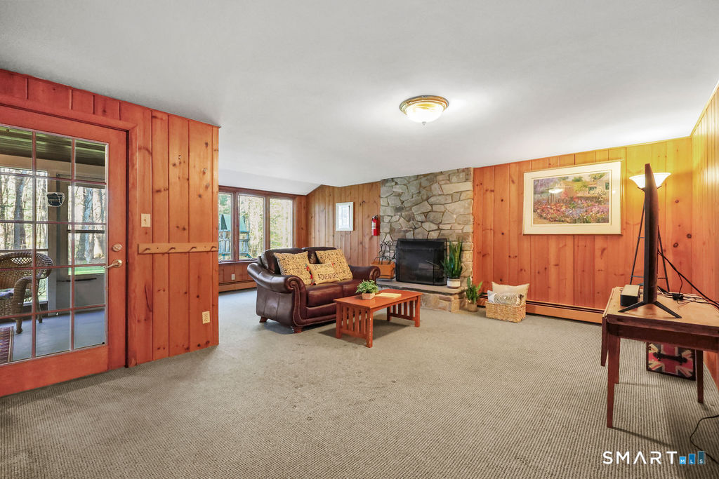 8 David Drive Simsbury CT 06070