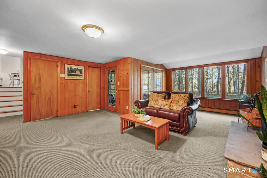 8 David Drive Simsbury CT 06070
