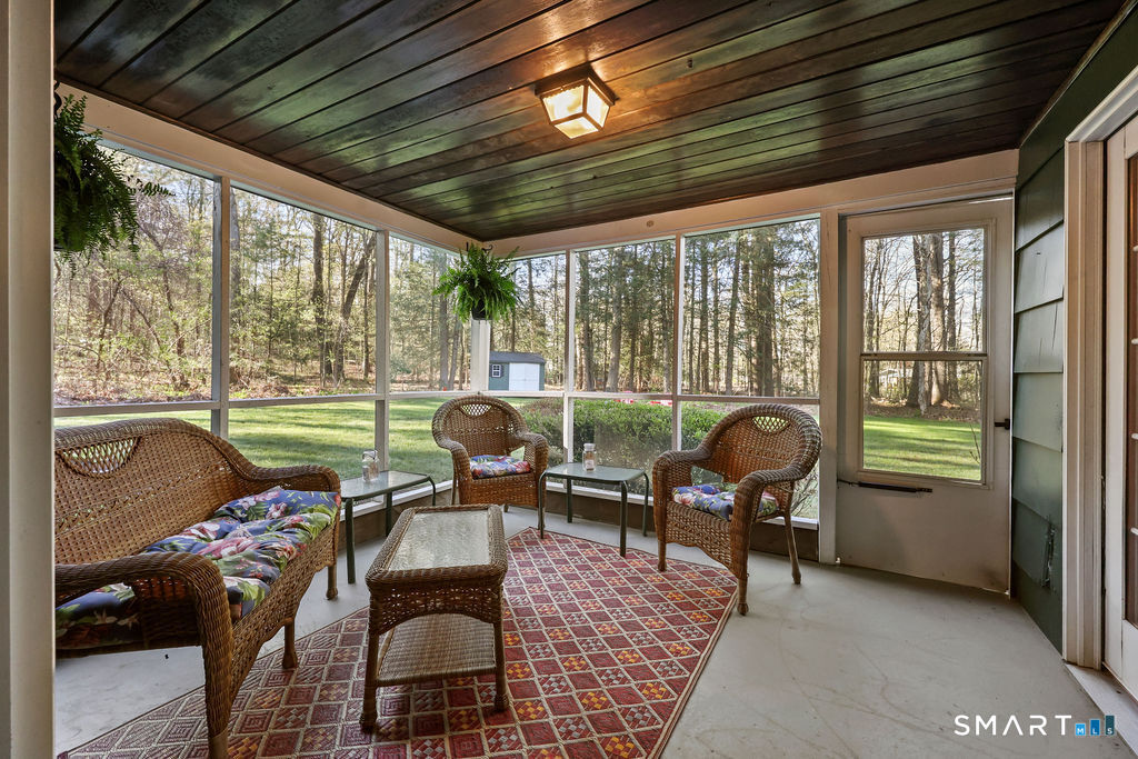 8 David Drive Simsbury CT 06070