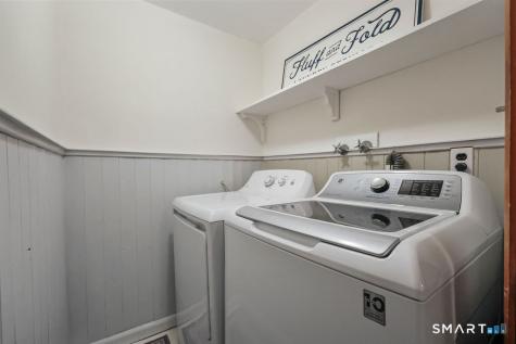 8 David Drive Simsbury CT 06070