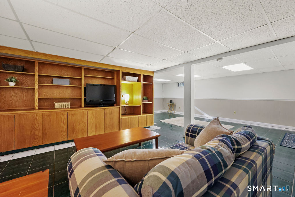 8 David Drive Simsbury CT 06070