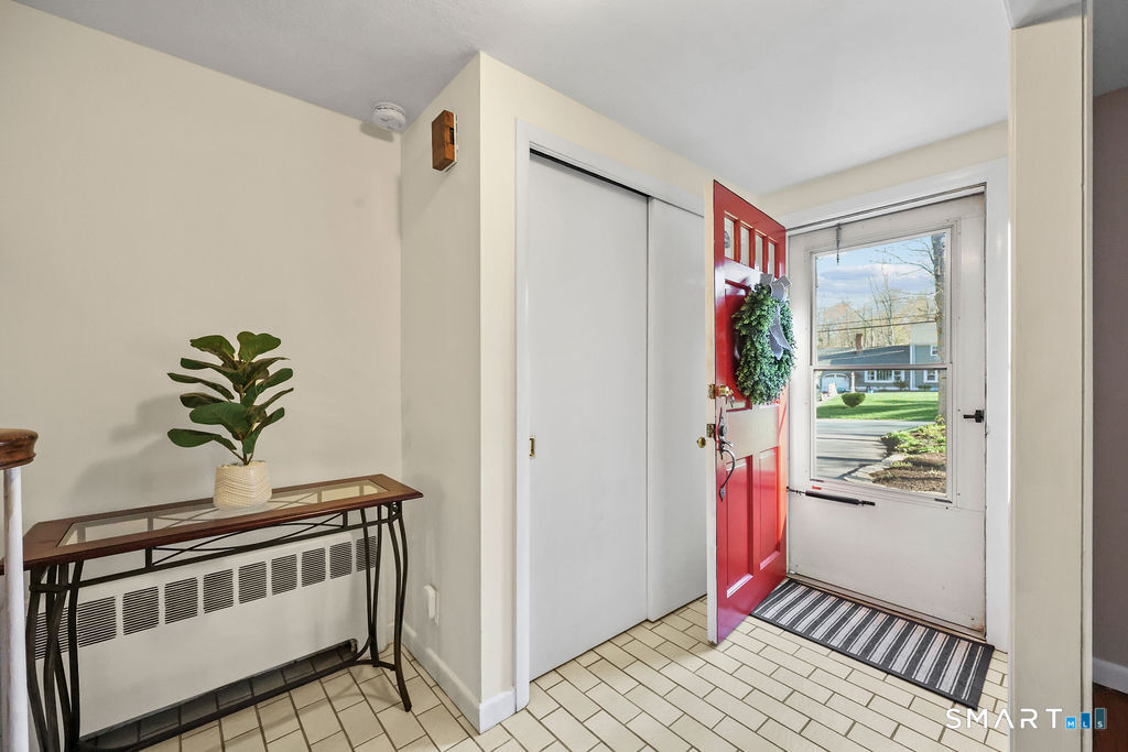 8 David Drive Simsbury CT 06070
